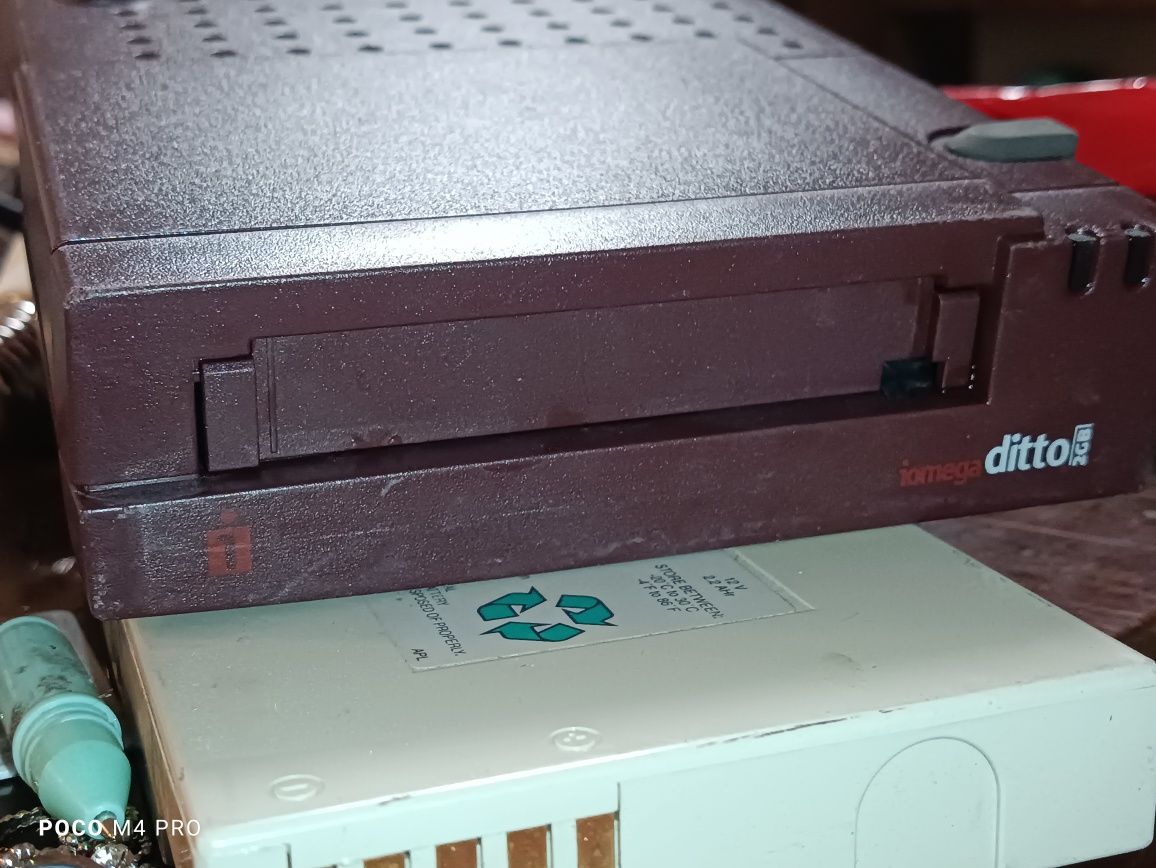 Зовнішній стрічковий накопичувач Iomega Ditto Easy 3200 - IO3020-PX3
