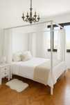 Cama madeira branca com dossel