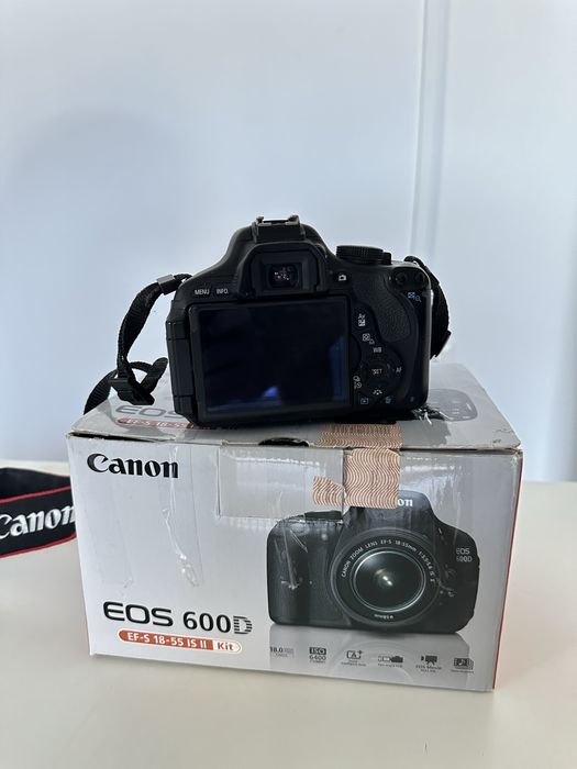 Продам фотоапарат  Canon 600d+обʼєктив 18-55