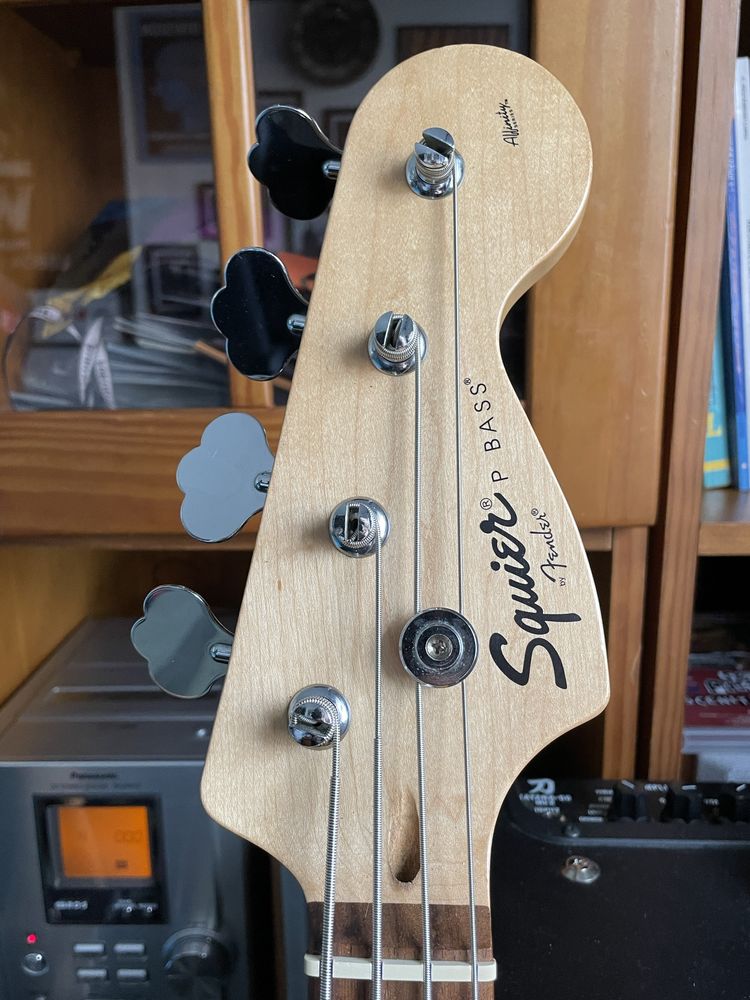 Squier P Bass Sunburst 2005