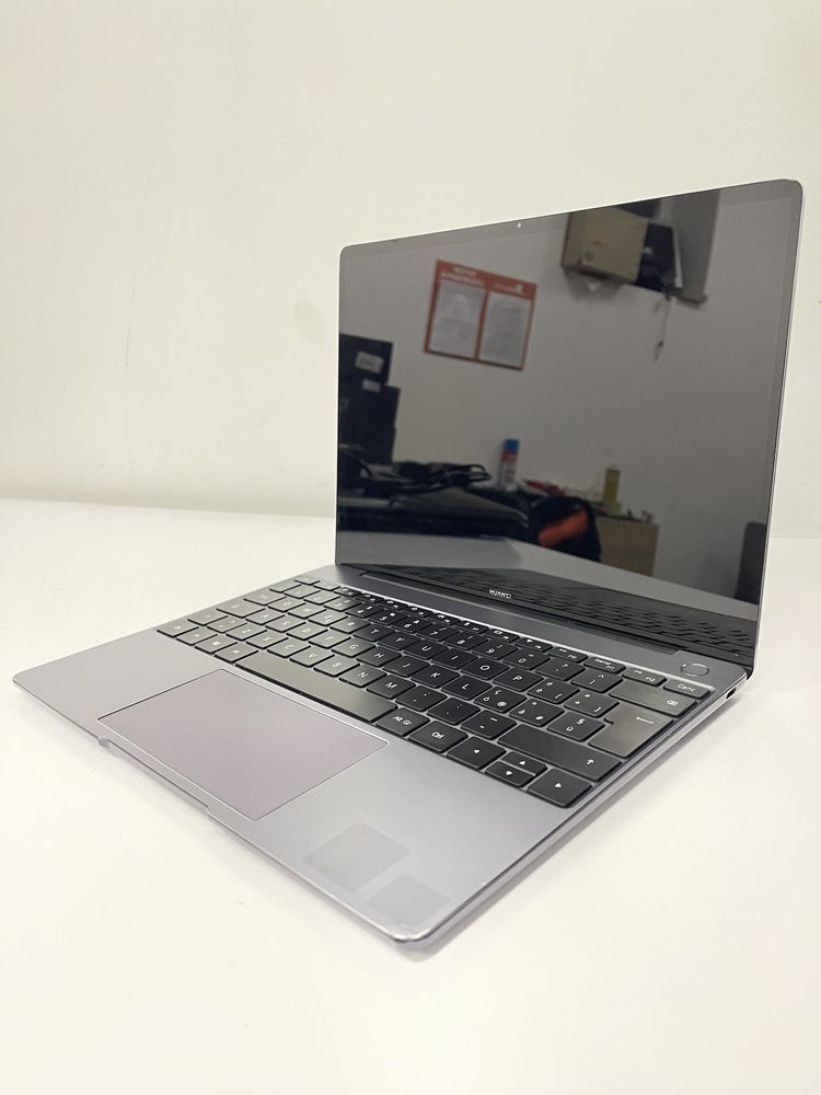 Ультрабук Huawei MateBook 13 HN-W19R