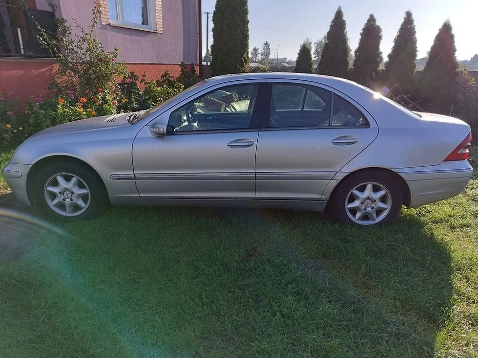 Mercedes-Benz Klasa C 220 CDI z roku 2001
