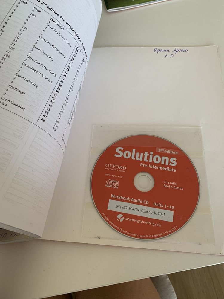 Solutions pre-intermediate Students and work books