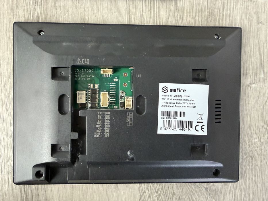 Safire / HikVision SF-VIK001-S-2 - Vídeo-Porteiro com display de 7''