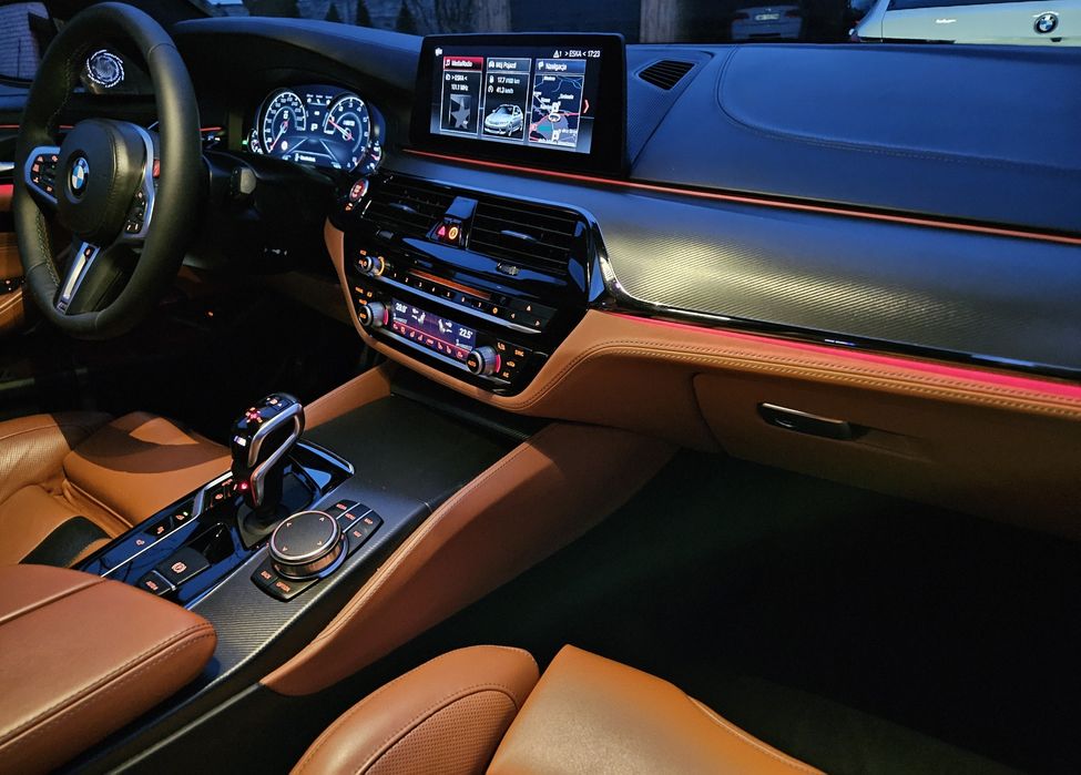 BMW Czarna M5 Bogate wyposażenie Bowers&Wilkins !!