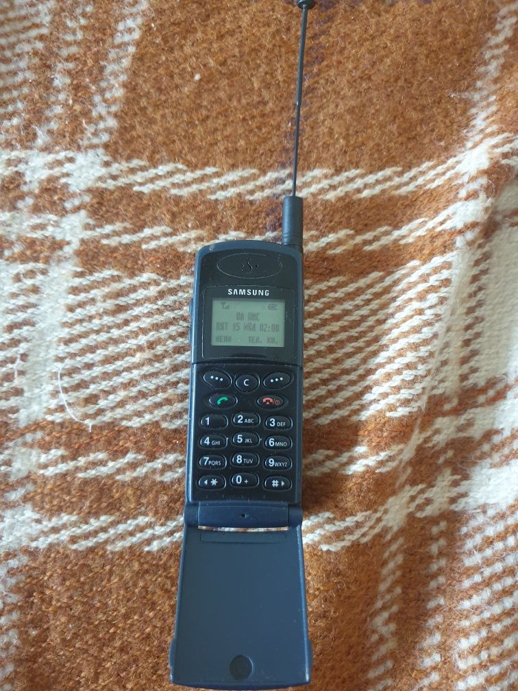 Ретро телефоны Samsung sgh 2400, 600, i710.