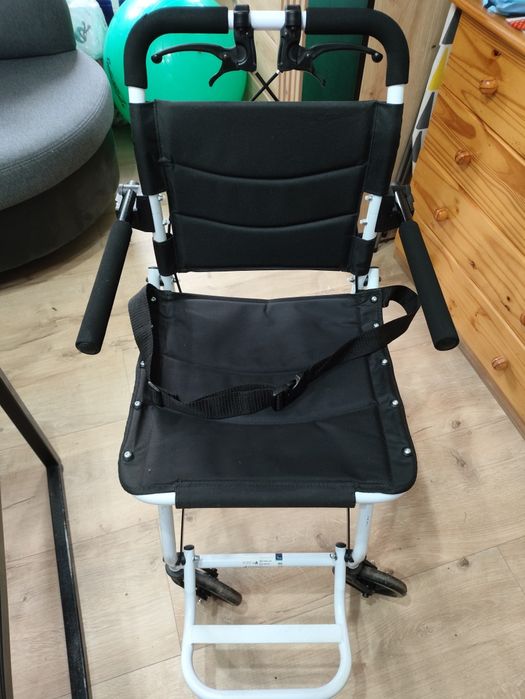 Wózek inwalidzki z funkcją transportową