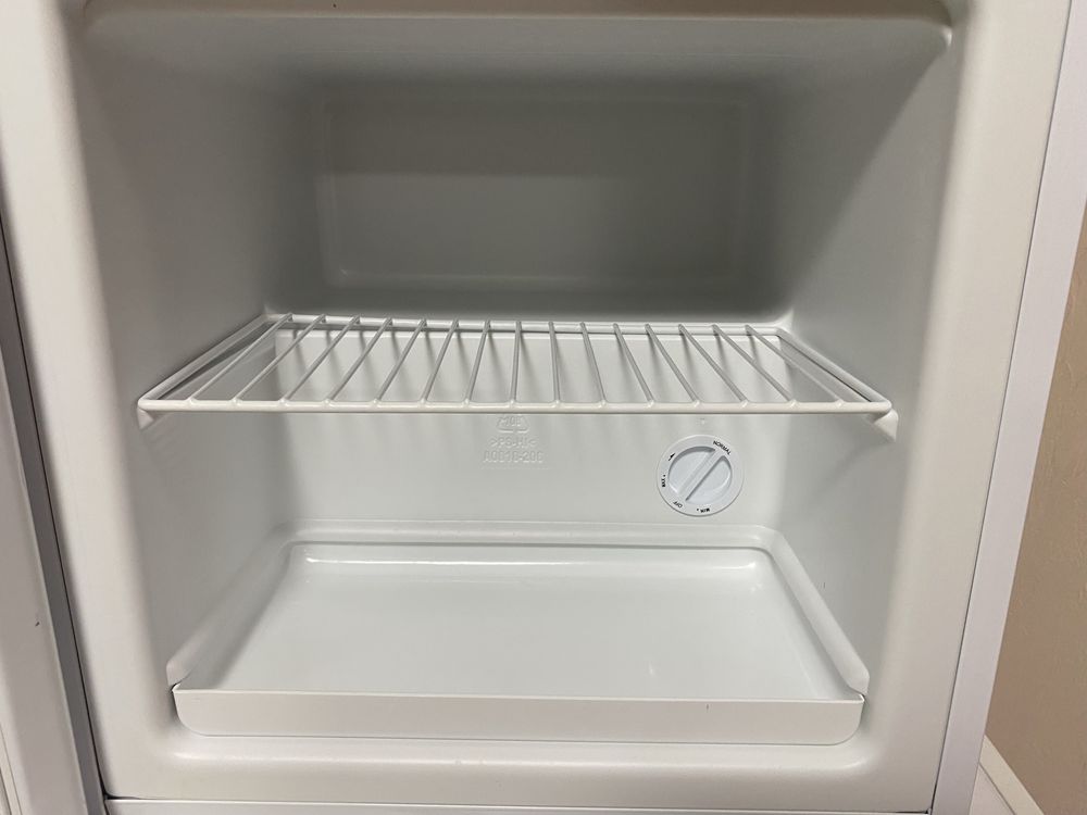 Мини морозильная камера Comfee RCU63WH2