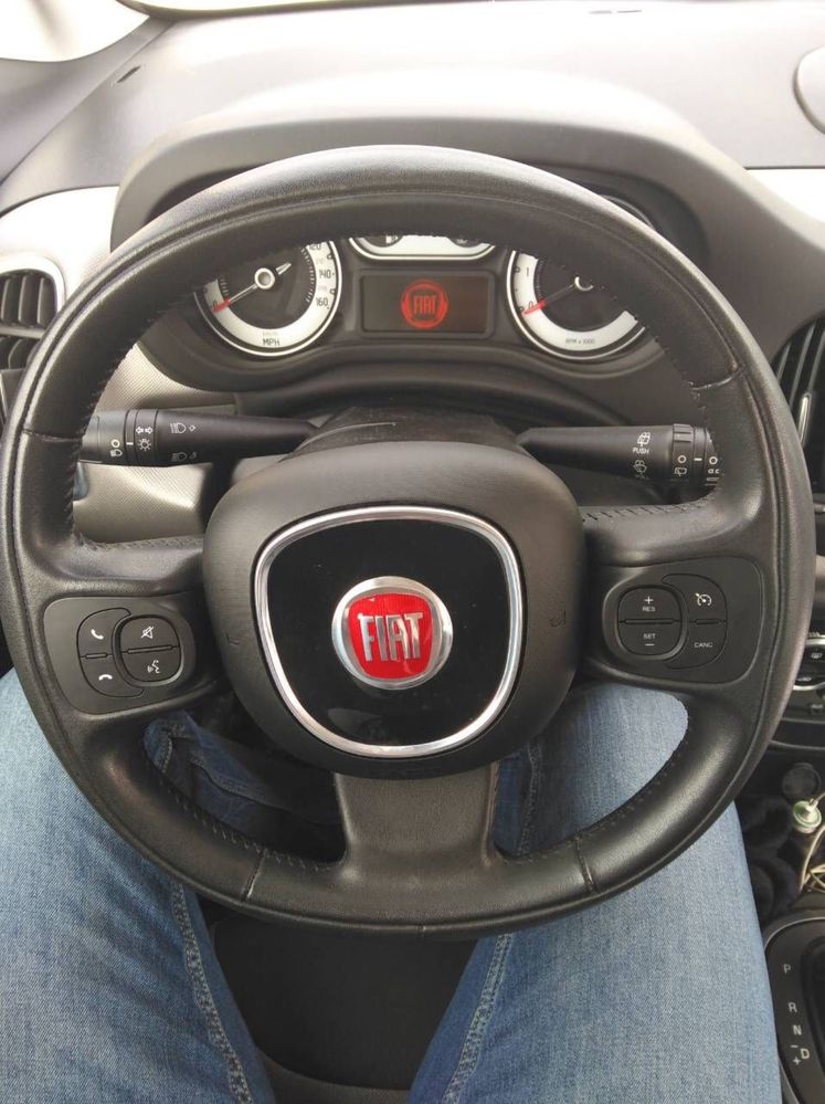 Продам Fiat 500L 2015года 1.4turbo