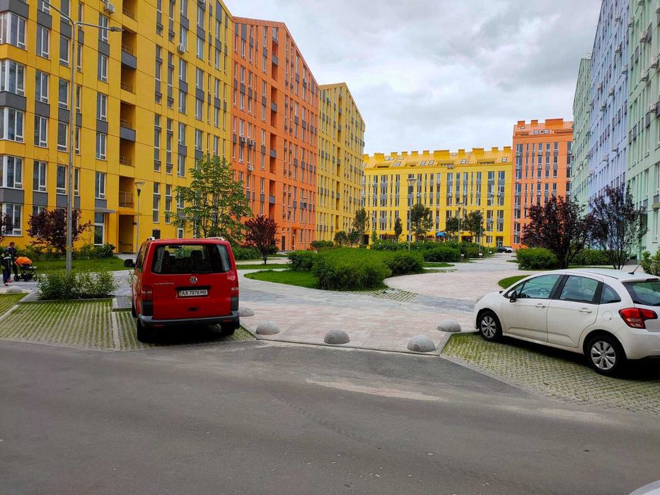 ТЕРМІНОВИЙ ПРОДАЖ приміщень під орендний бізнес у ЖК "Комфорт Таун"