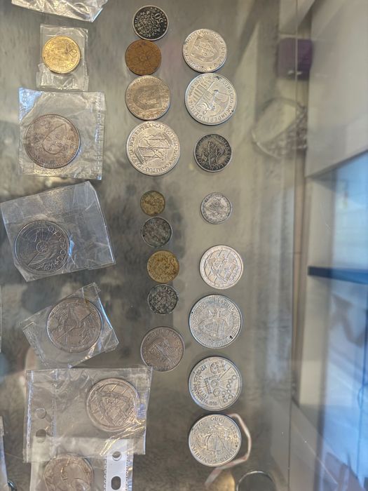 Moedas escudos vários anos