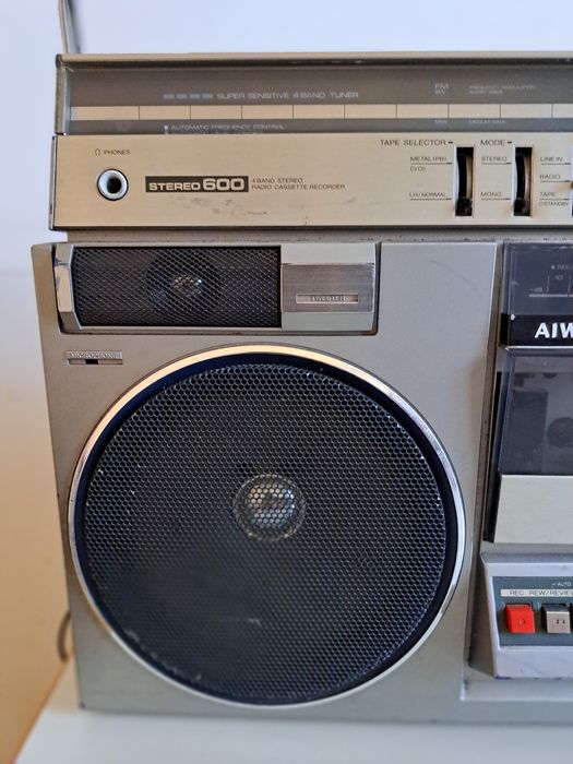 Aiwa cs 600 магнітофон  бумбокс