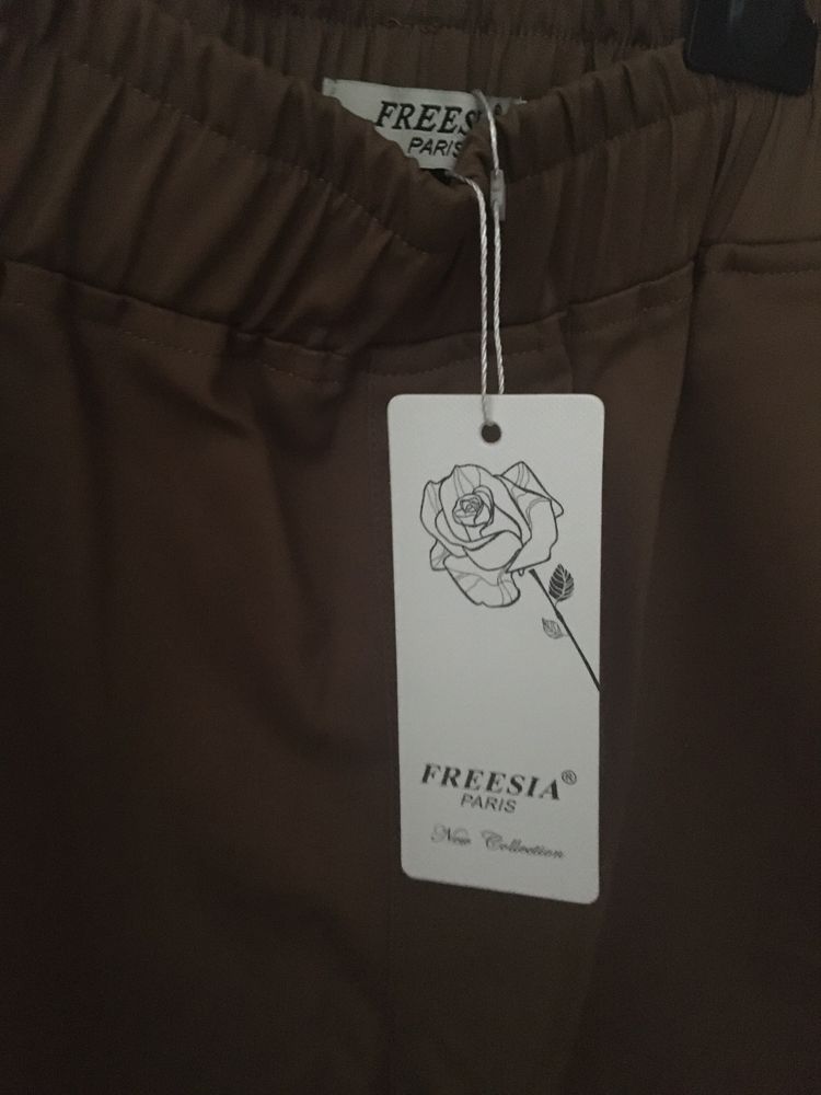 Spodnie brazowe FREESIA rozmiar M nowe z metka