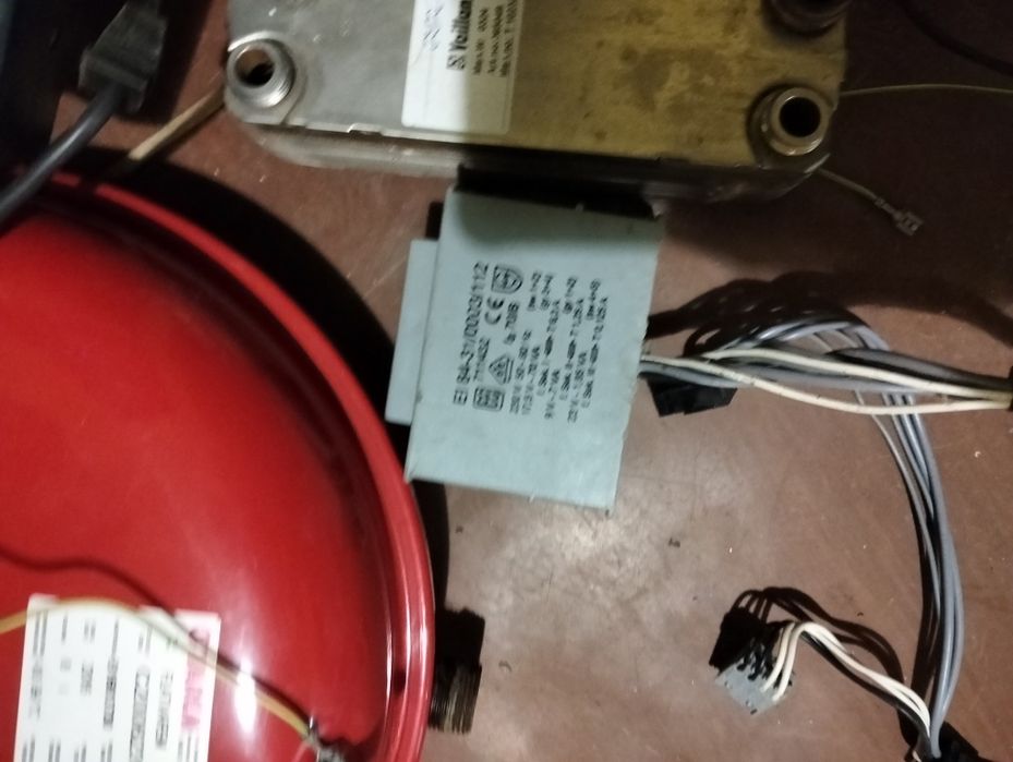 Запчастини до котла вайлант т5 постою невідправляю.