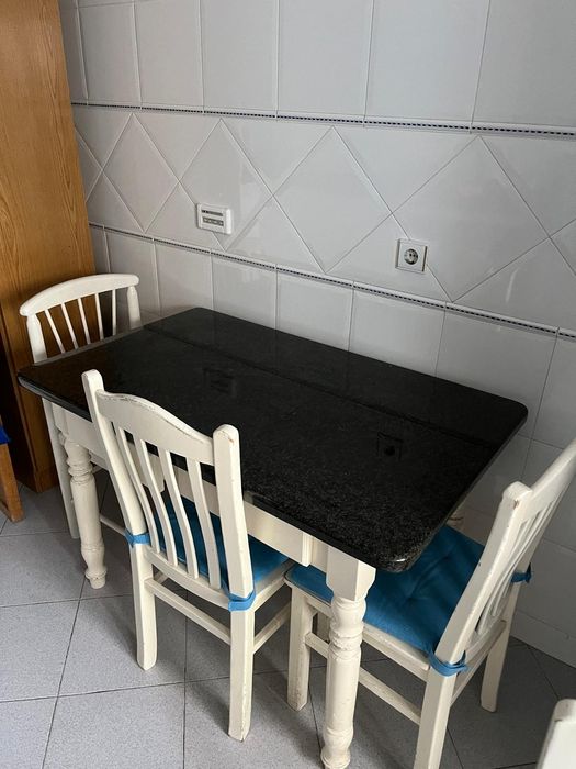 Mesa cm pedra granito angola + 4 cadeiras