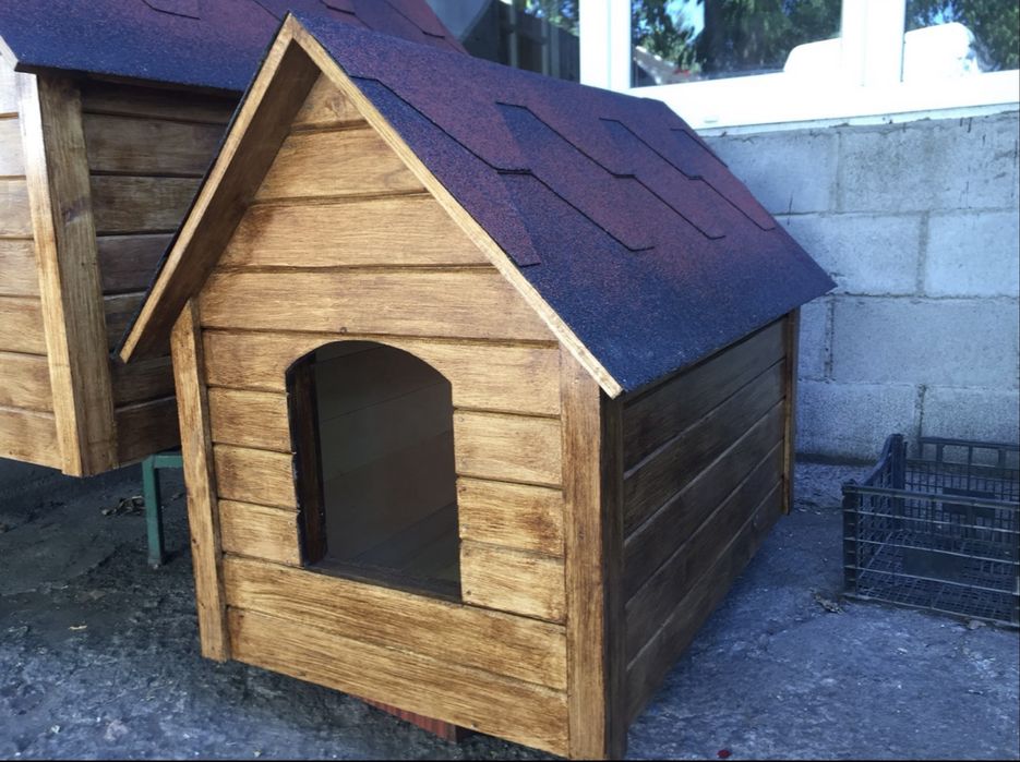 Будки утеплені та прості