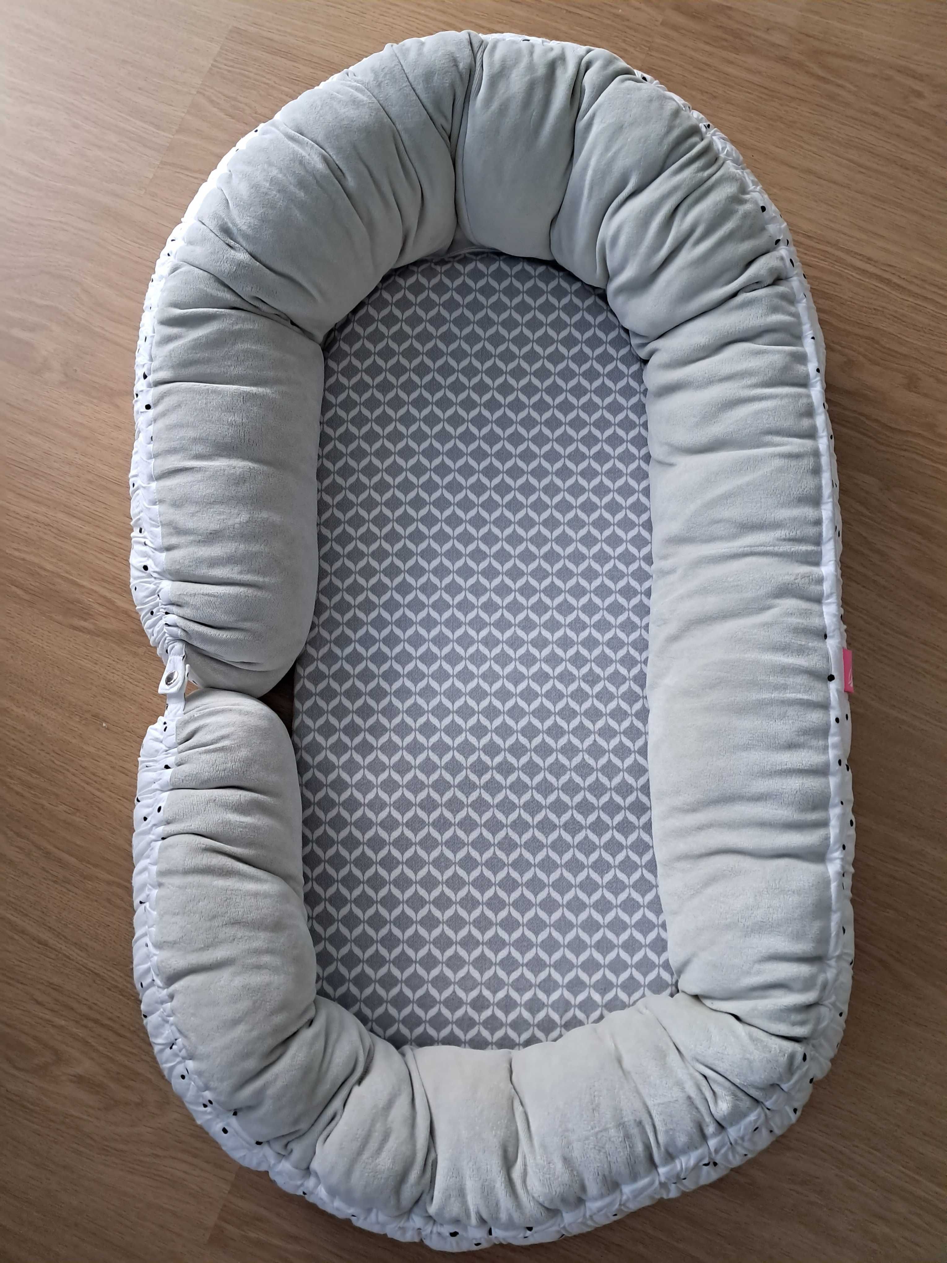 Gniazdo niemowlęce (kokon) + kojec junior Motherhood