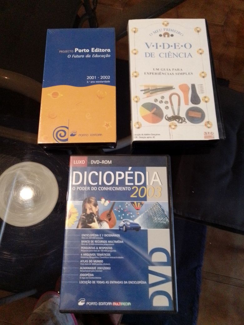 2 VHS e um DVD educativos