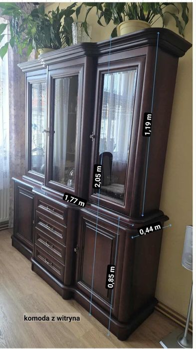 Piękna komoda z witryna, stan bdb