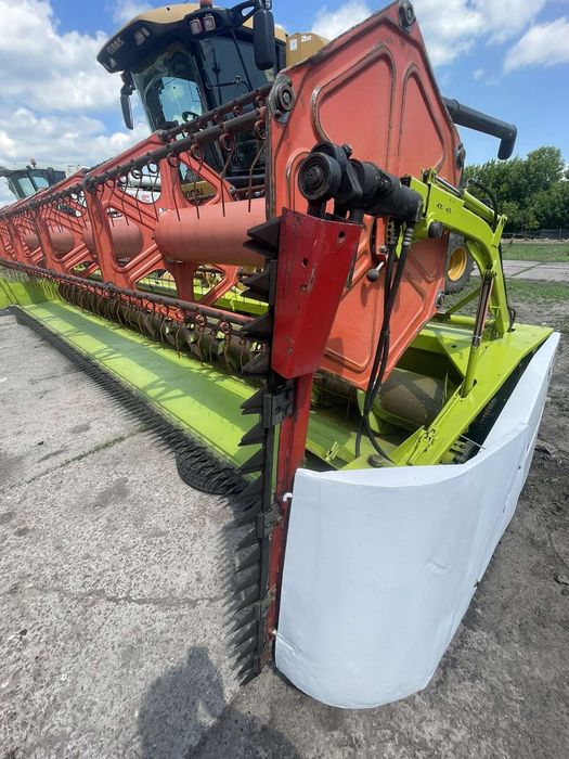 Продам жатку із ріпаковим стілом claas с900