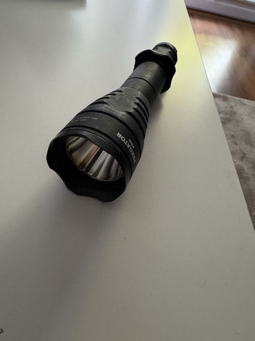 Latarka taktyczna Armytek Predator Pro white light