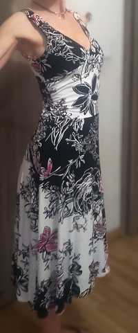 Sukienka długa w kwiaty na ramiączkach XS