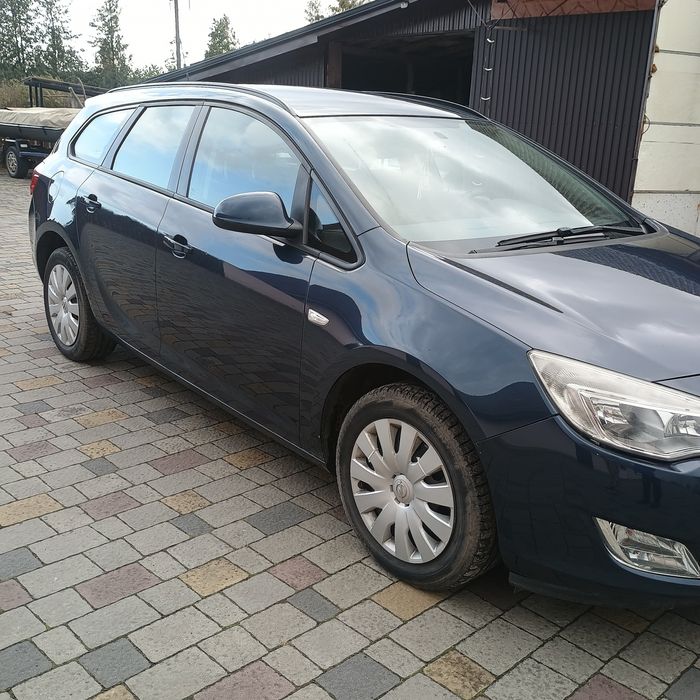 Опель Астра свіжопригнана