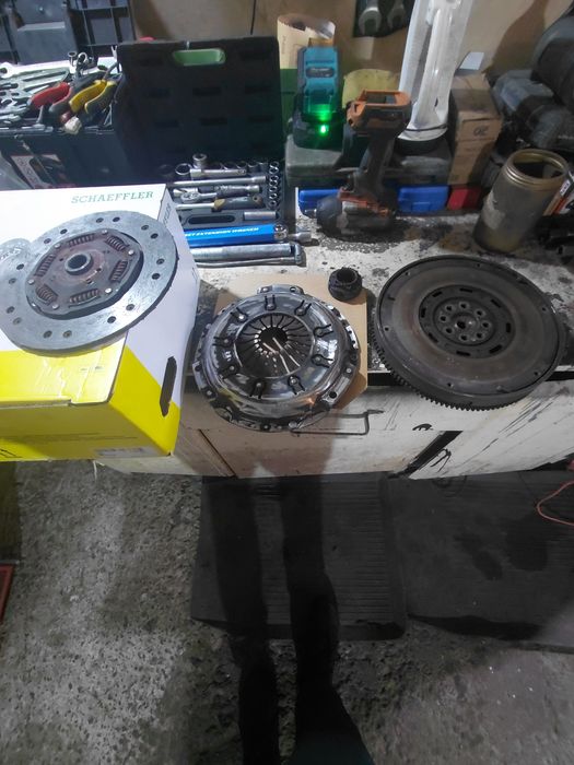 Комплект щеплення,  двохмасовий маховик ваг ауди пасат 2.5 дизель