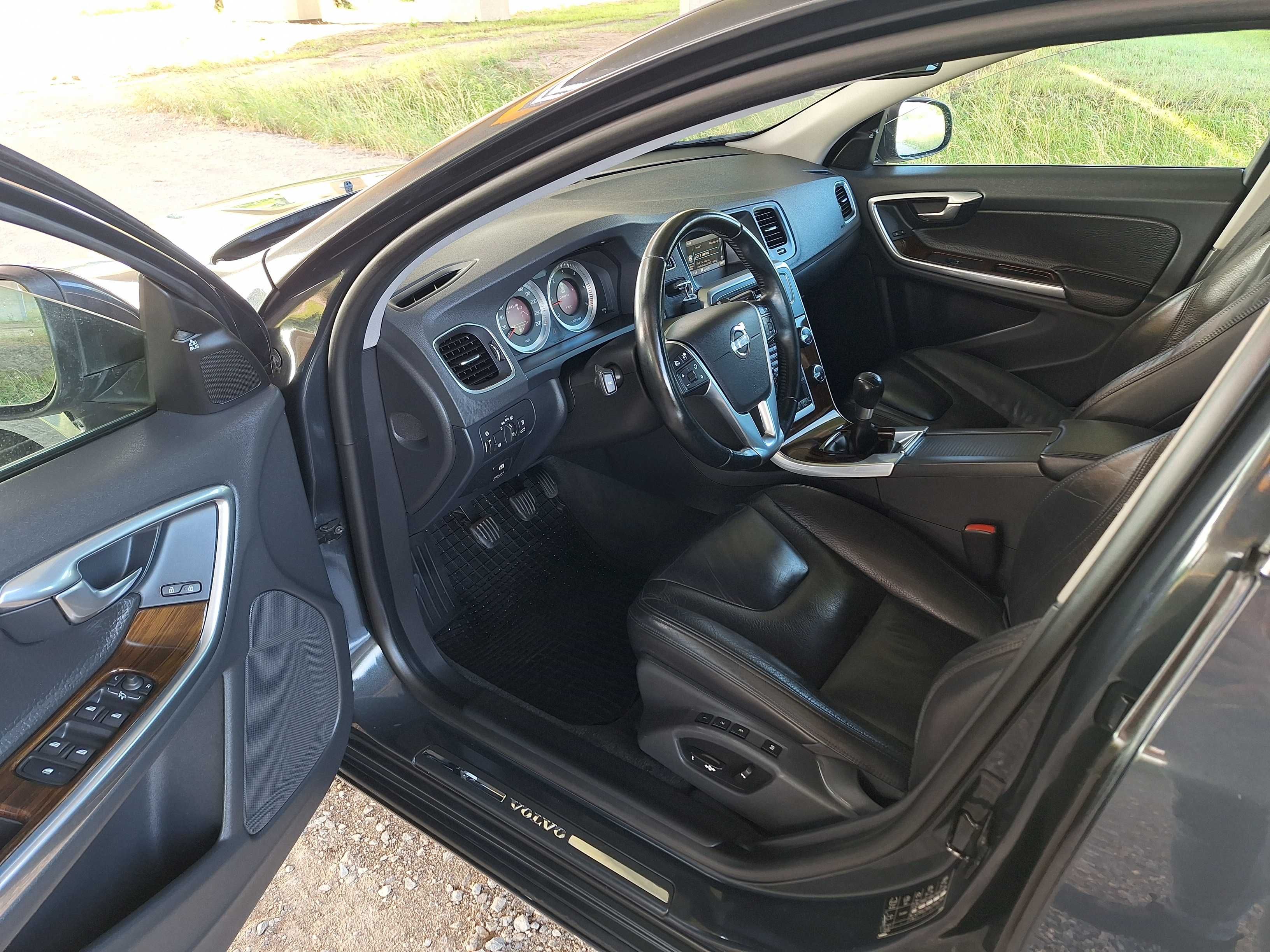 Volvo S60 2013r. 2.0D 163KM SUMMUM*Xenon*SKÓRA*RADAR*PDC*Stan WZOROWY!
