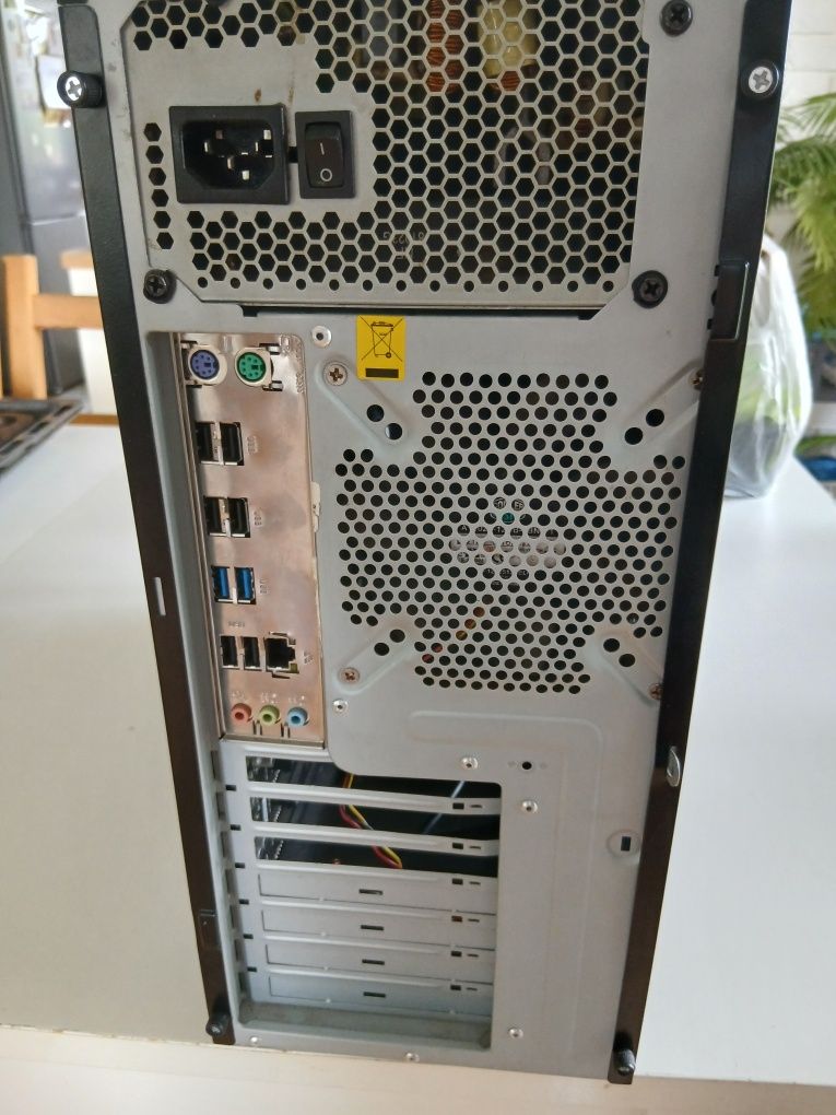 AMD FX-6300 obudowa z zasilaczem OPIS!!