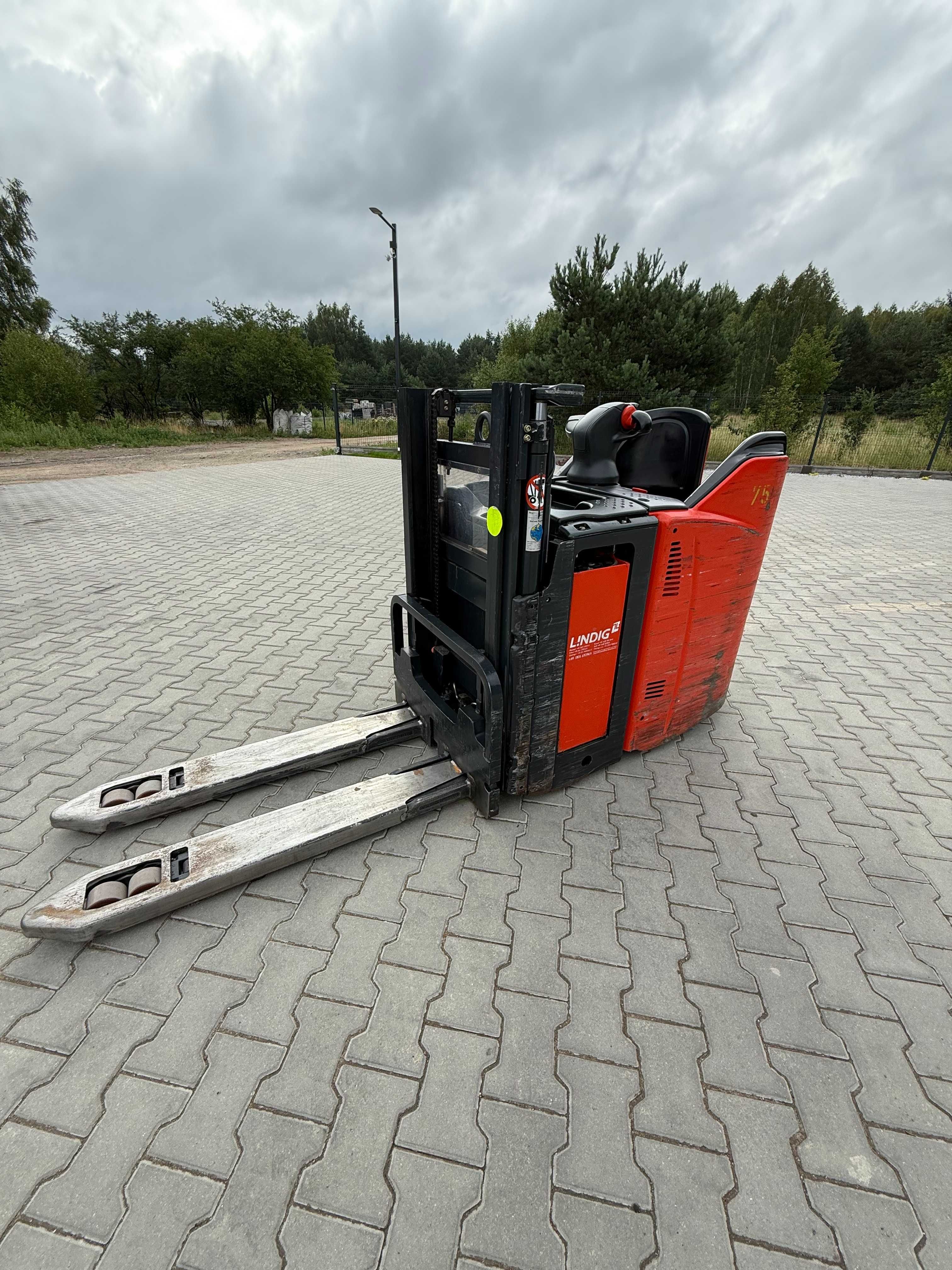 Wózek Paletowy Linde L12SP 2012 z Masztem 1,7m