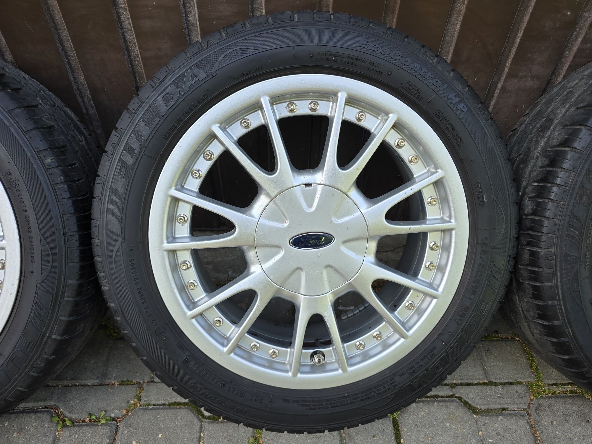 Felgi z oponami 195/50R15 Ford Fiesta 4x108 Fusion Focus Puma KA+