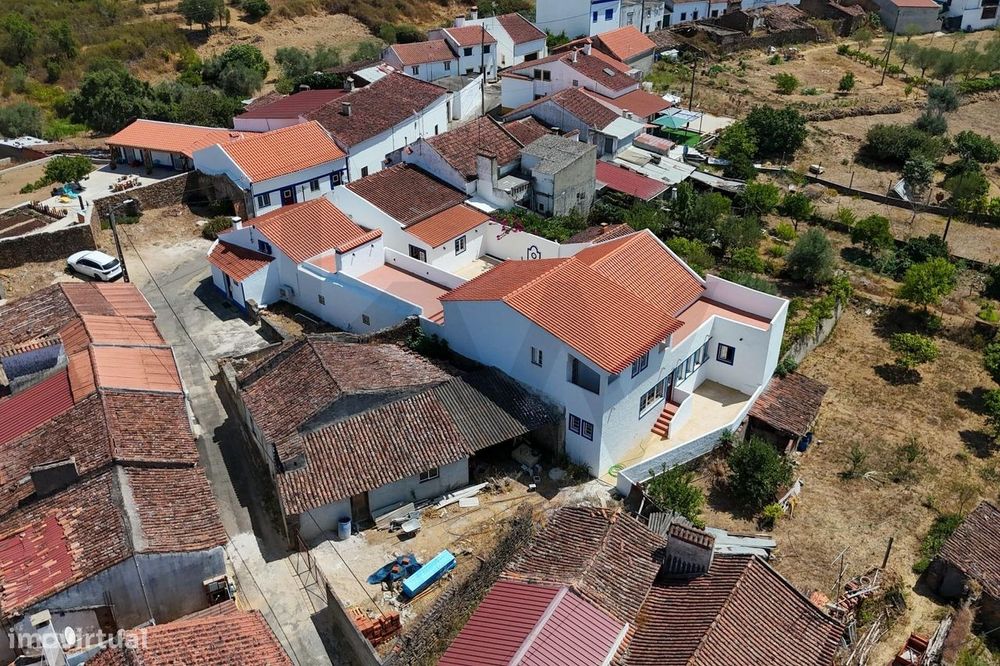 Ruína para Renovação com Projeto A/B, Lote 250 m2, 90 m2 + Anexo 30 m2