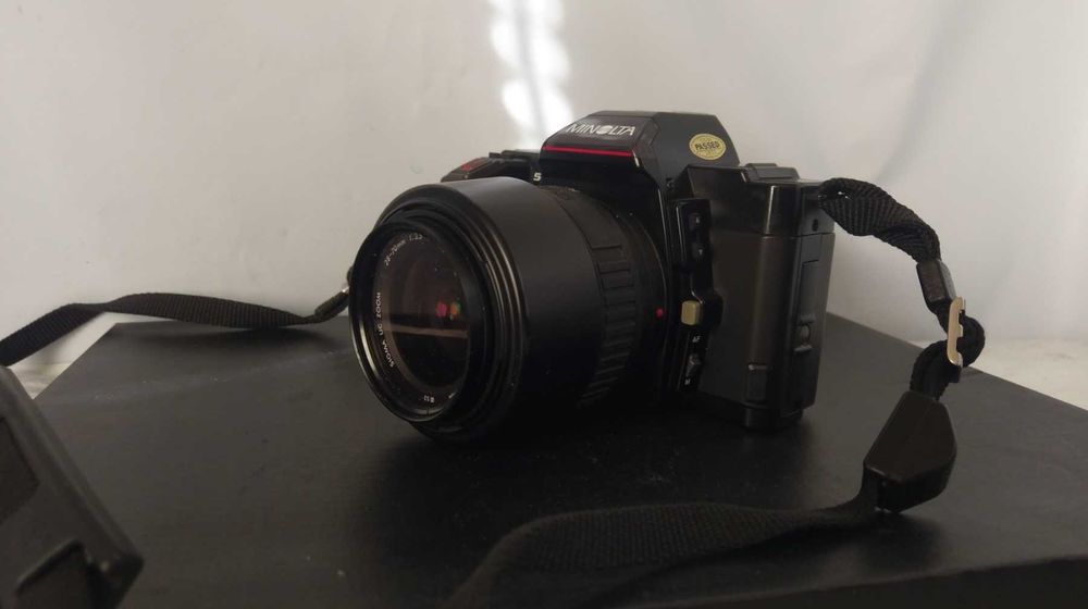 MINOLTA 5000 AF с объективом Sigma и сумкой
