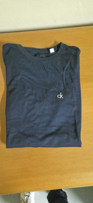T-Shirt CK azul Linda