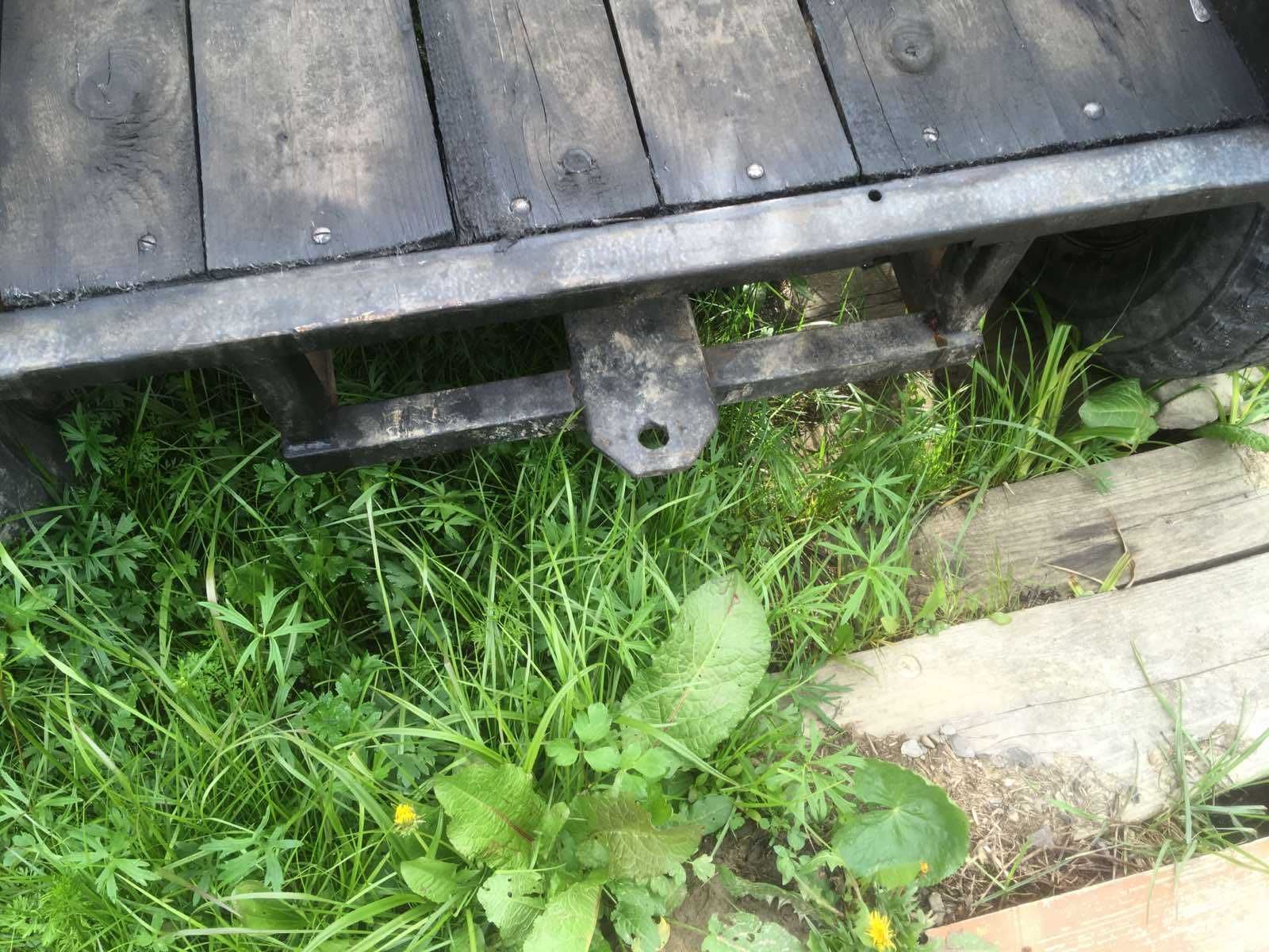 Прицеп одноосний, легковий.