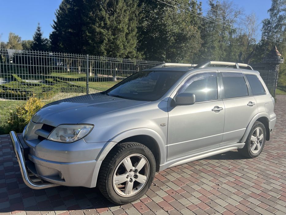 Mitsubishi Outlander 2,0 2010 року автомобіль майже весь у рідній фарб