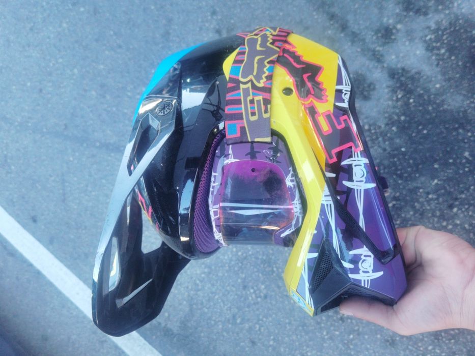 Capacete Fox v2 usado