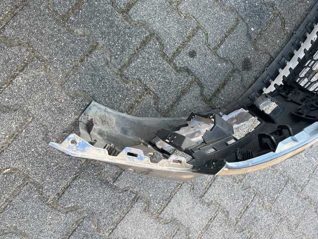 AUDI RS4 B9 8W Zderzak Przód przedni 8W0