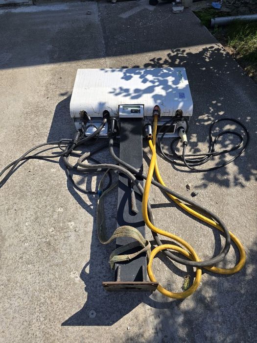 Зарядна станція для авто