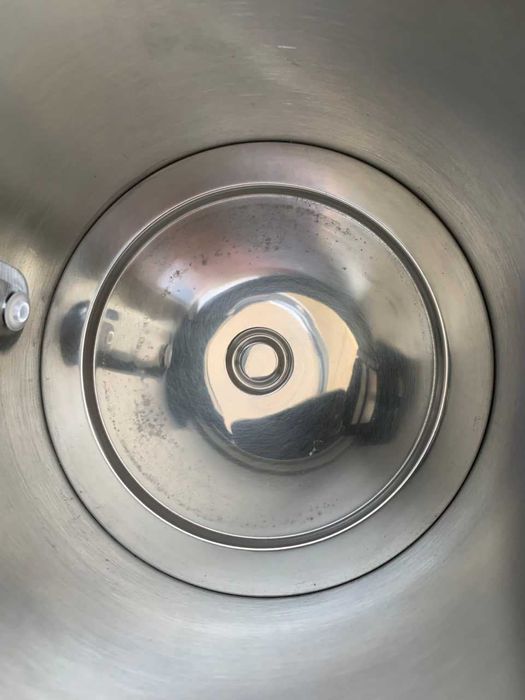 Електрочайник CASO WK2200 мінімальні плями на дні