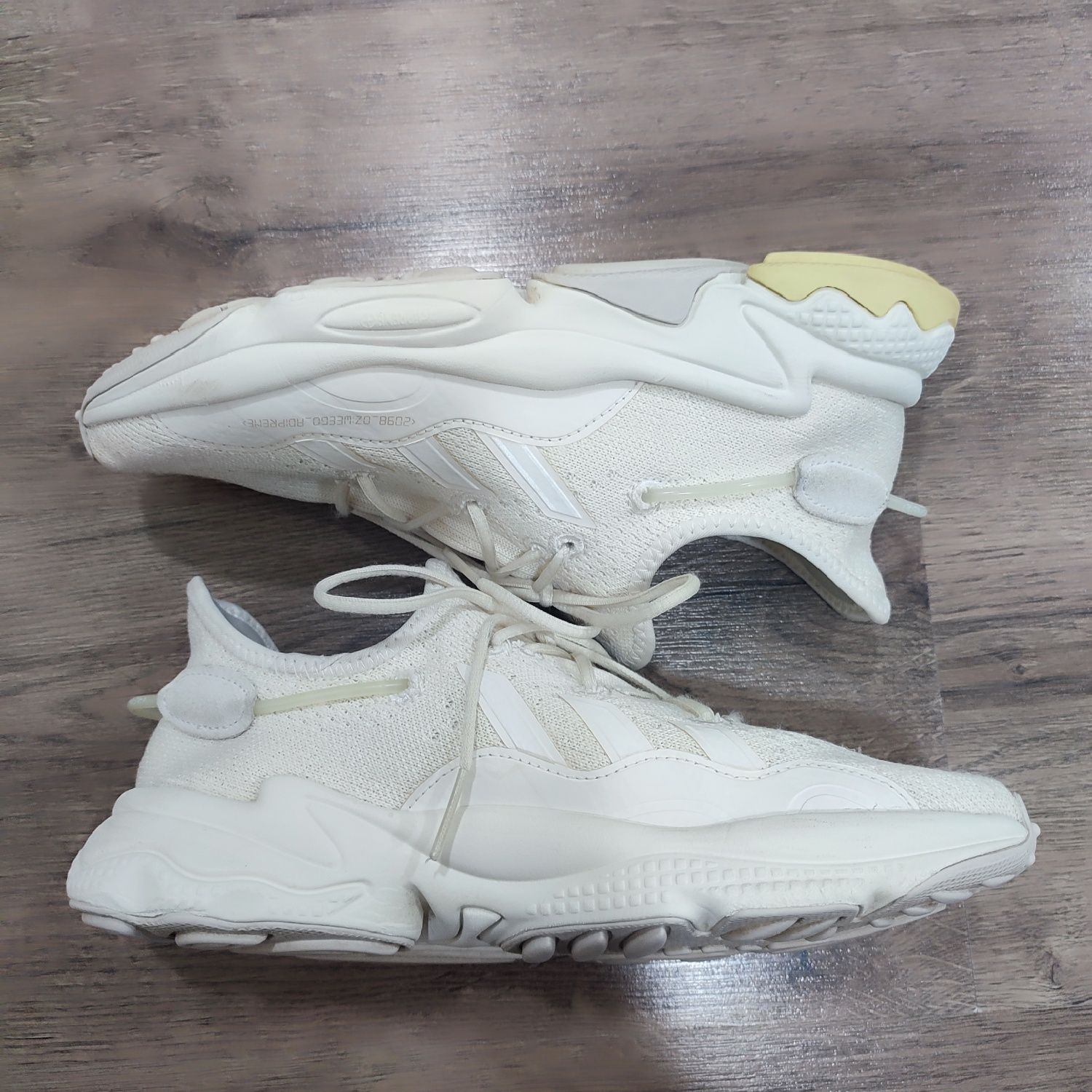 Кросівки Adidas Originals Ozweego Knit 39,5 розмір