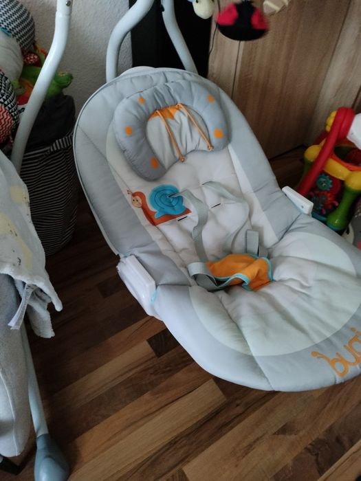 huśtawka niemowlęca elektryczna leżaczek bujaczek caretero