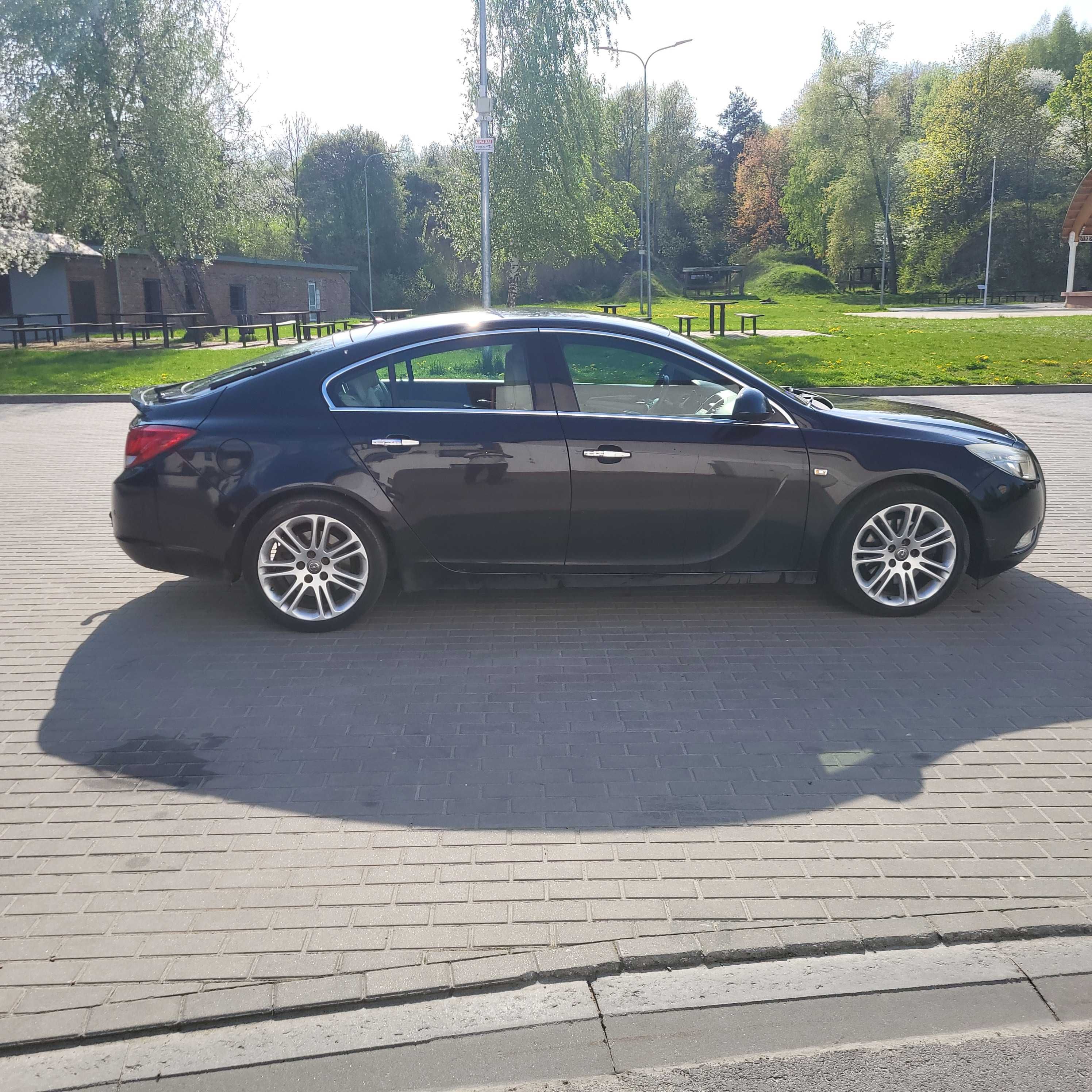 Opel Insignia czarna + dodatkowe alufelgi