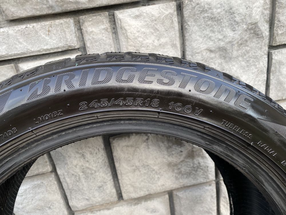 Продам шіни Bridgestone Blizzak R18 245/45 LM001