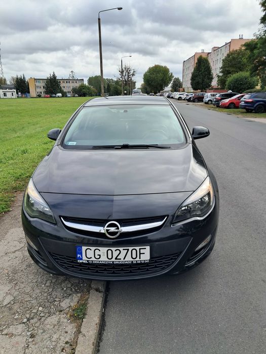 Opel Astra 2014, 1. rejestracja 30.01.2015, salon Polska