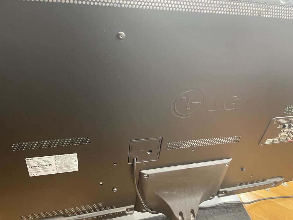Продам плазму Full HD LED-телевизор LG Cinema 3D