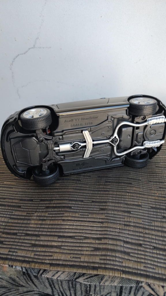1:18 Audi TT Roadster ,,Maisto"