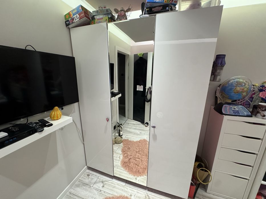 Szafa z lustrem bialy polysk i róż 150 cm