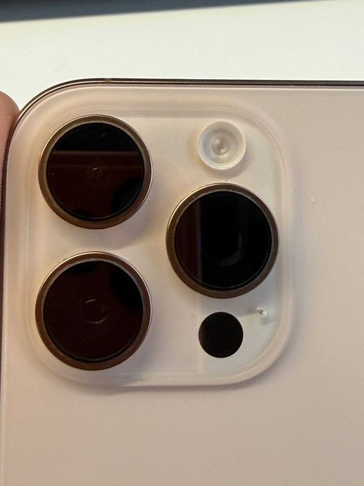 iPhone 16 Pro 256 GB Desert Titanium • Ідеальний стан